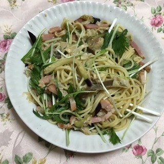 水菜と茄子と乾燥湯葉のパスタ